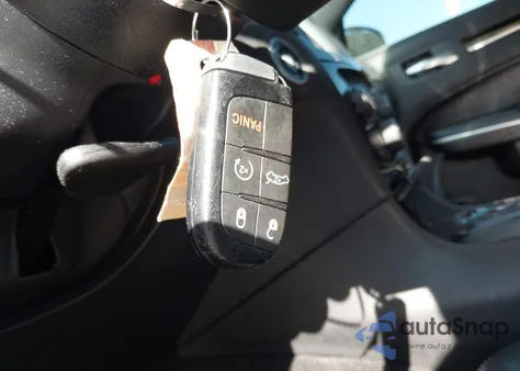 2019 Chrysler 300 300S z USA, uszkodzony, nr VIN 2C3CCABG8KH637970